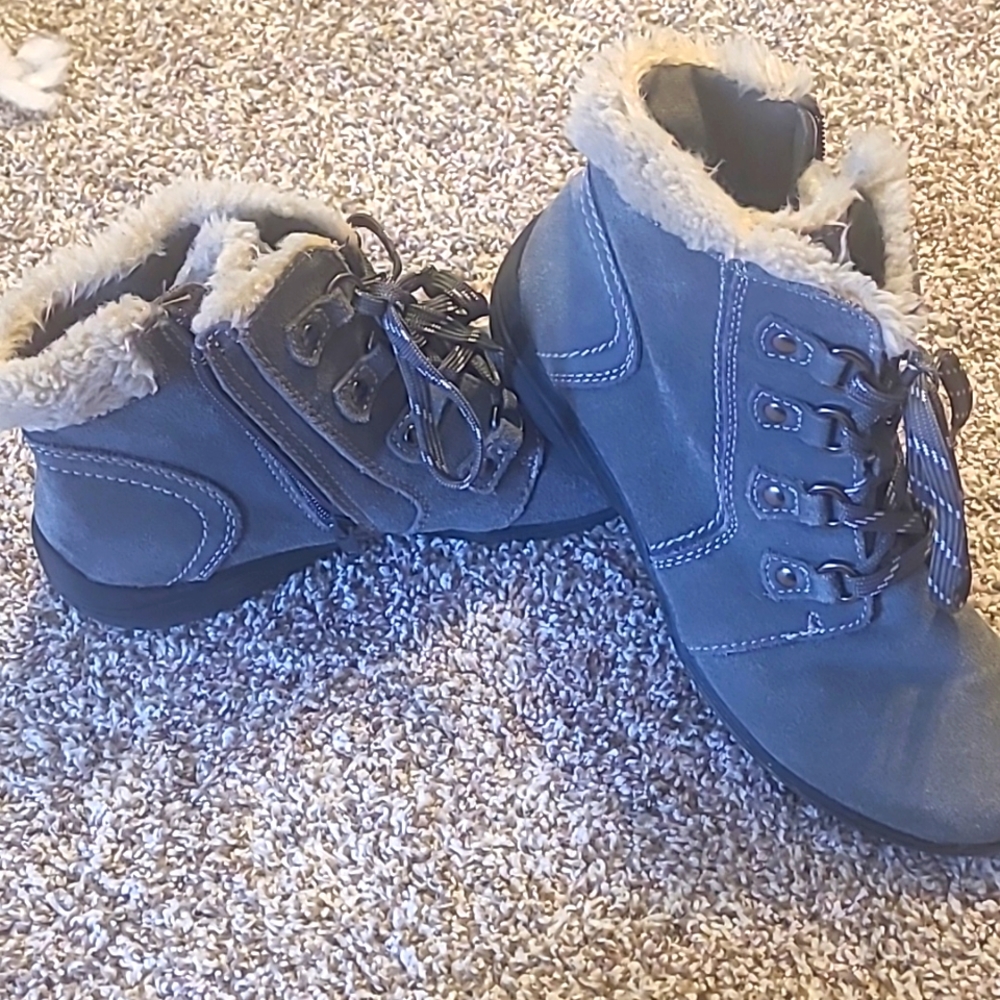 Worn once, Ankle Snow Boots
